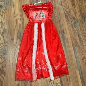 • 7 PRINCESS DRESSES •